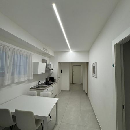 Re House Suite & Deluxe Apartament アスコリ・ピチェーノ エクステリア 写真