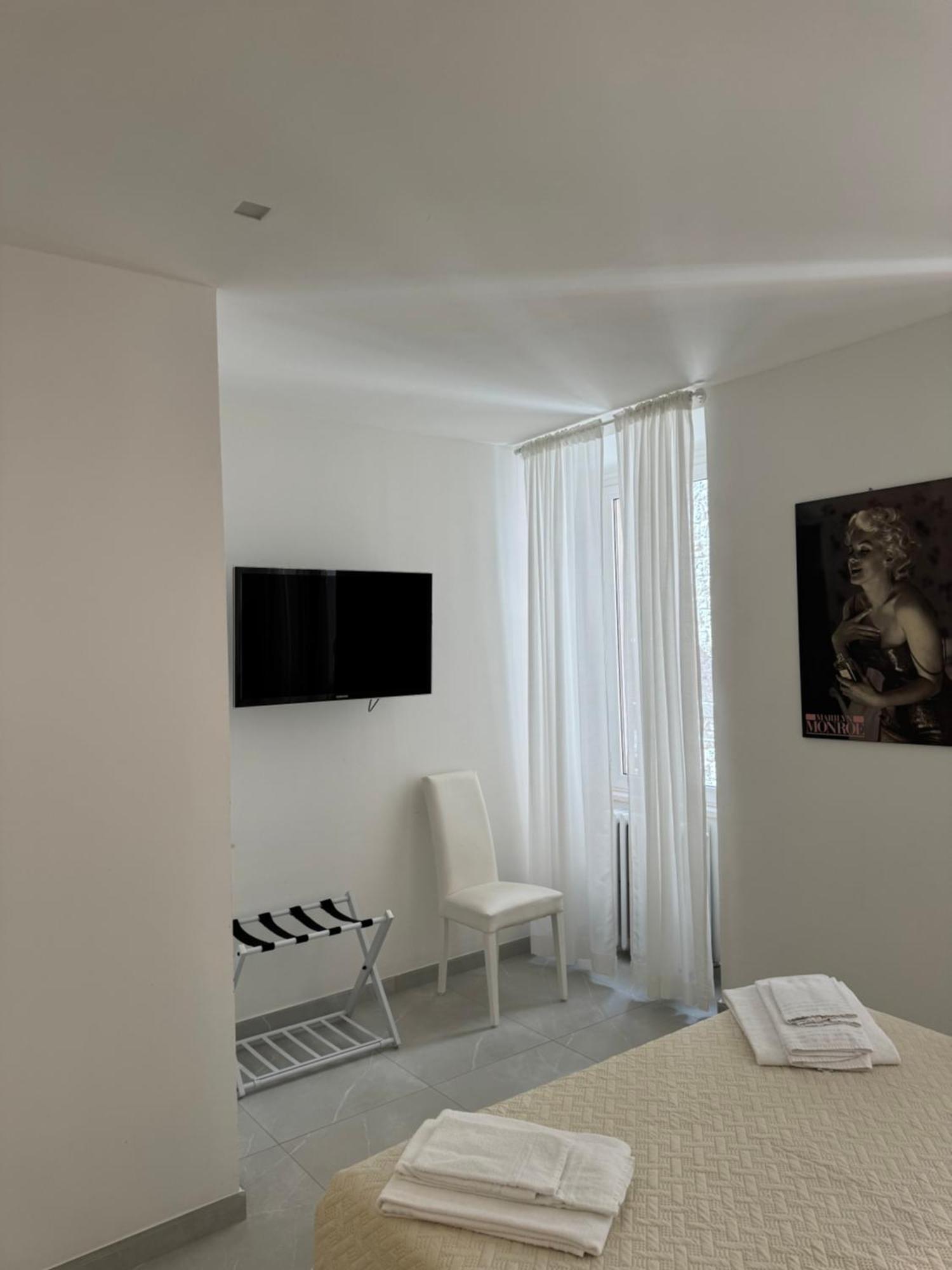 Re House Suite & Deluxe Apartament アスコリ・ピチェーノ エクステリア 写真