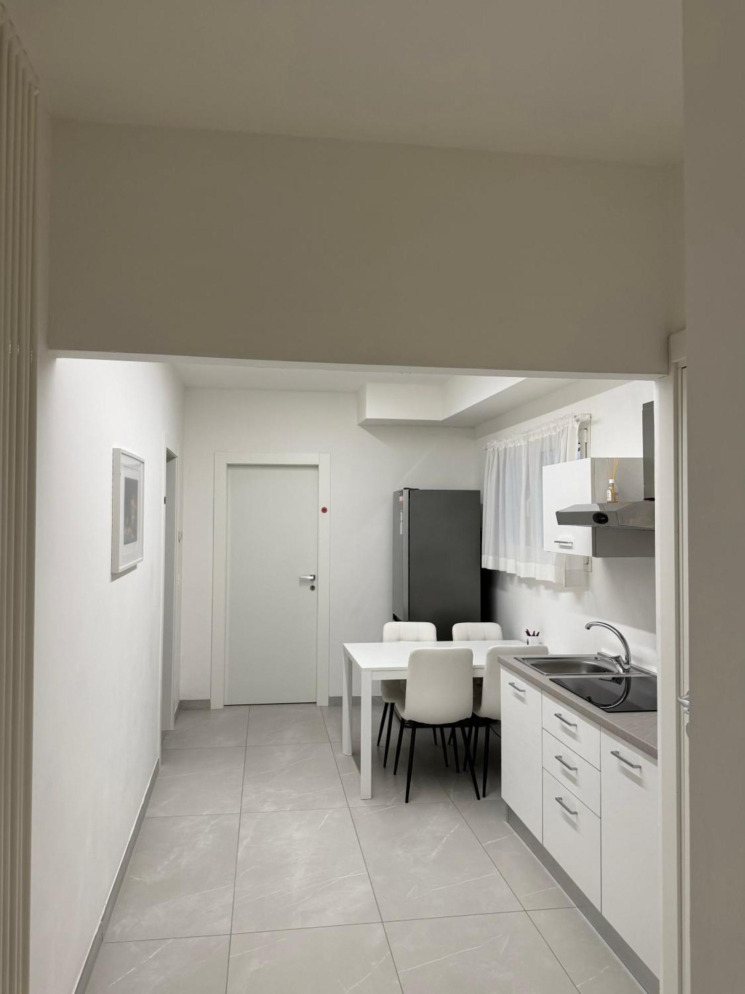 Re House Suite & Deluxe Apartament アスコリ・ピチェーノ エクステリア 写真