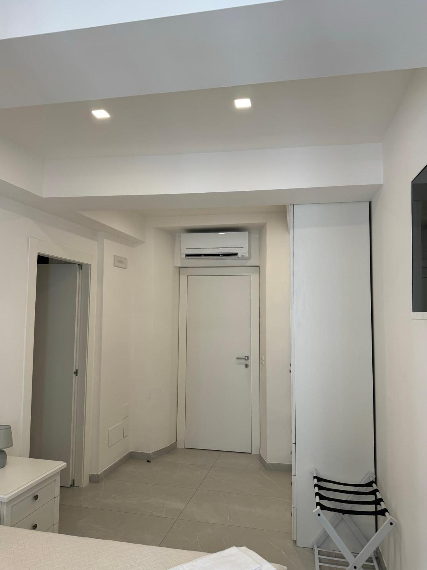 Re House Suite & Deluxe Apartament アスコリ・ピチェーノ エクステリア 写真
