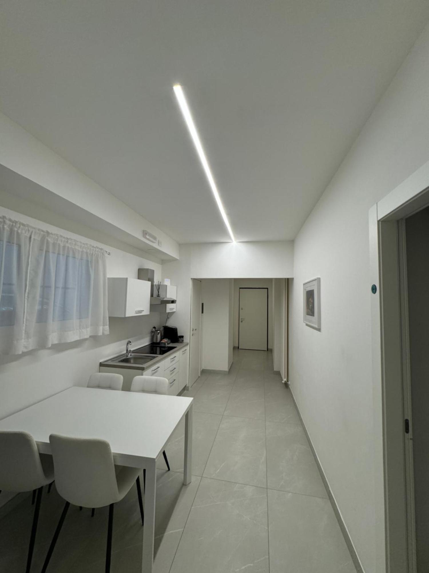 Re House Suite & Deluxe Apartament アスコリ・ピチェーノ エクステリア 写真